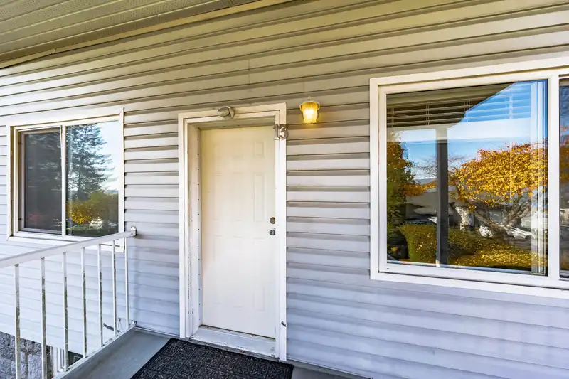13 ELLESMERE AVENUE - photo 2 of 28