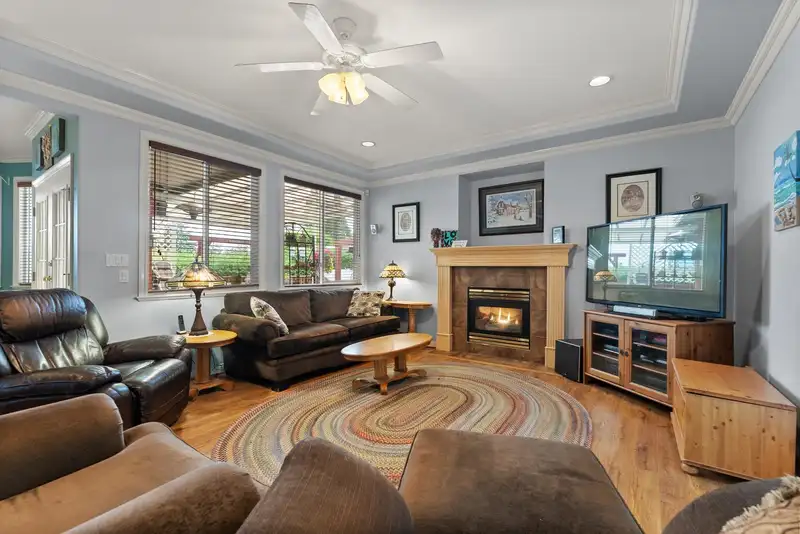 330 ROSEHILL WYND - photo 2 of 40