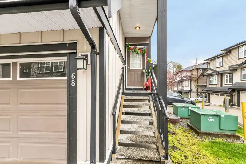 68 6350 142 STREET - photo 3 of 39