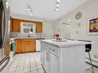 2128 ADANAC STREET - thumbnail 12