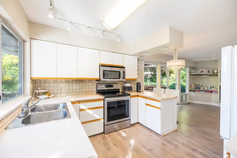 4110 BURKERIDGE PLACE - photo 4 of 18