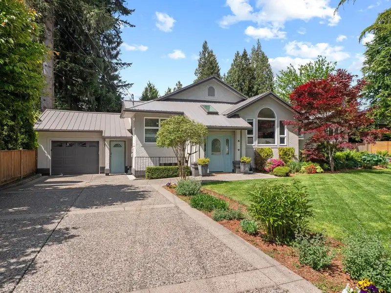 8995 TRATTLE STREET - photo 2 of 40