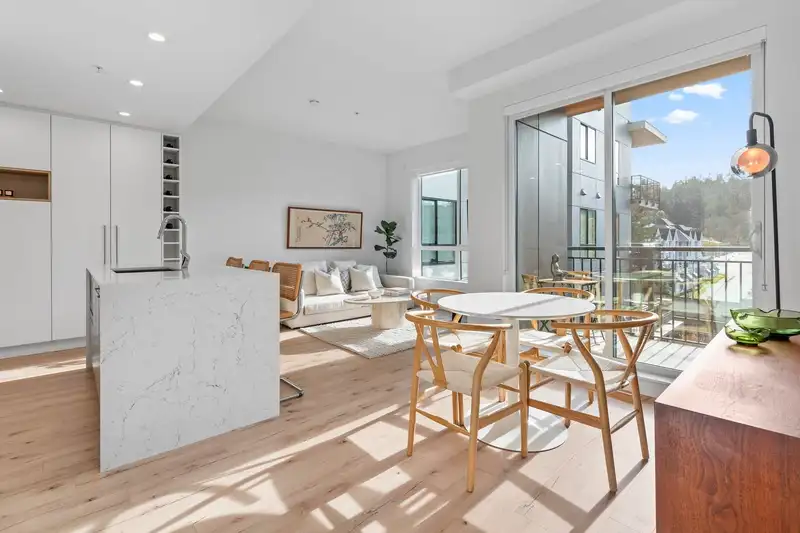 527 3131 MURRAY STREET - photo 1 of 40