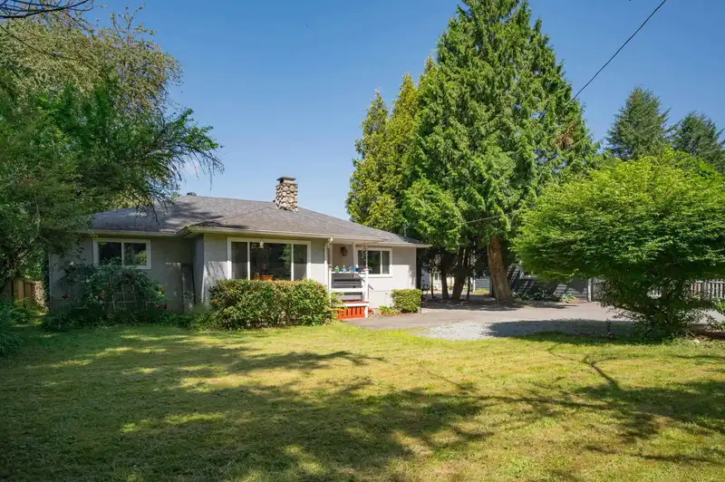 8823 GLOVER ROAD - photo 4 of 39