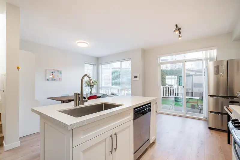 31 1125 KENSAL PLACE - photo 3 of 39