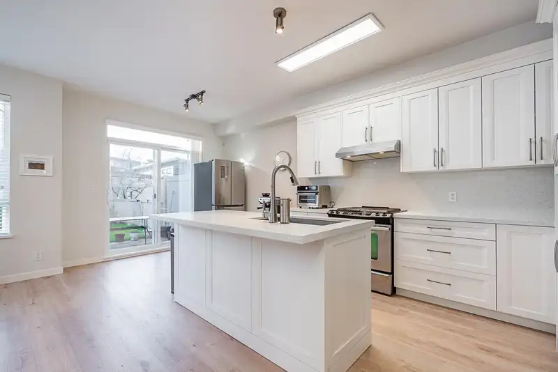 31 1125 KENSAL PLACE - photo 4 of 39