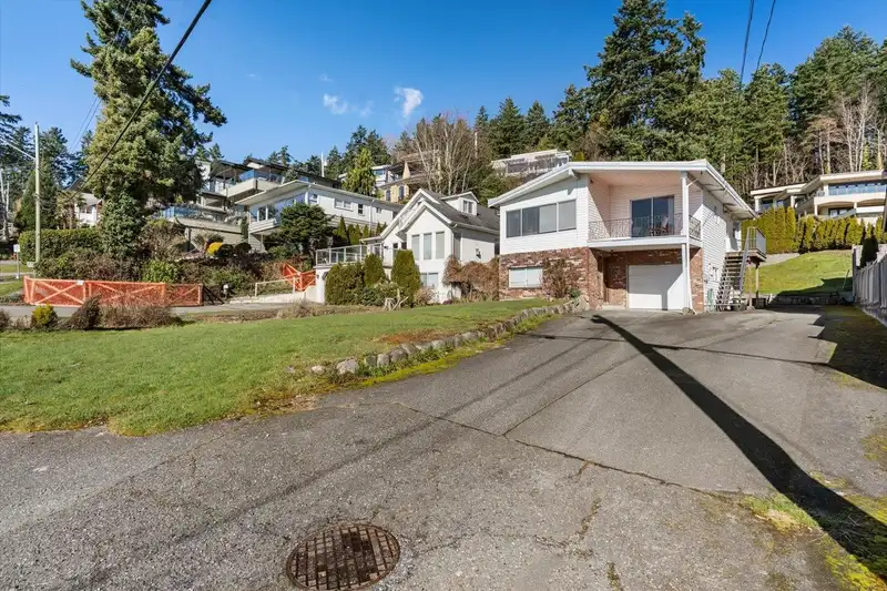 14667 W BEACH AVENUE - photo 4 of 36