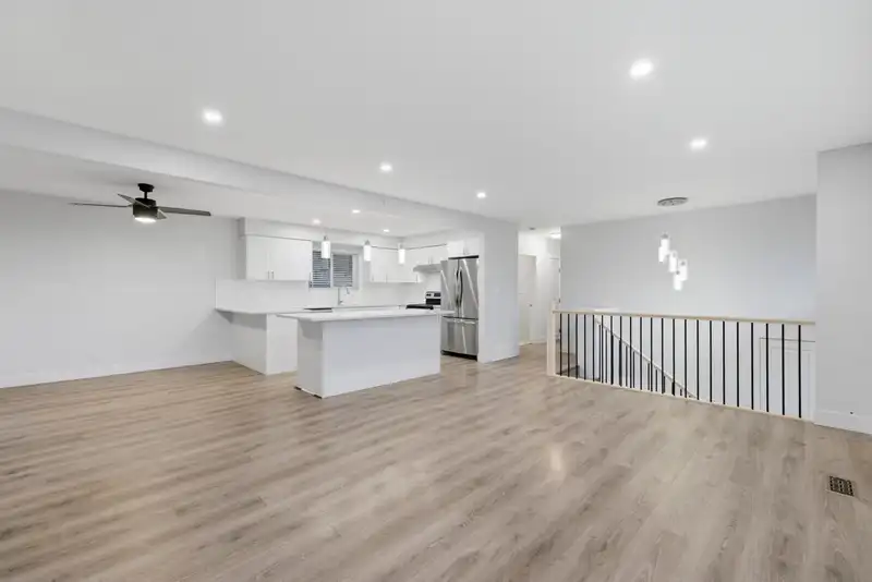 32565 FLEMING AVENUE - photo 3 of 40