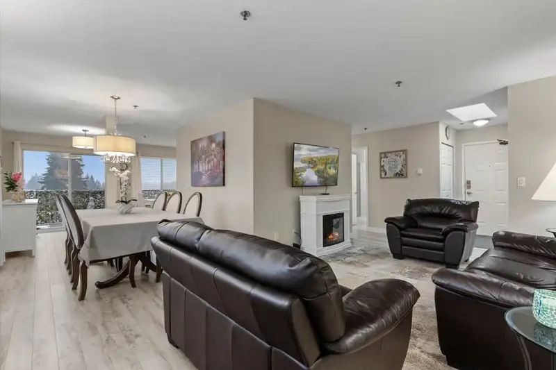 307 33535 KING ROAD - photo 2 of 31
