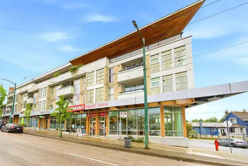 201 4338 COMMERCIAL STREET - photo 1 of 33