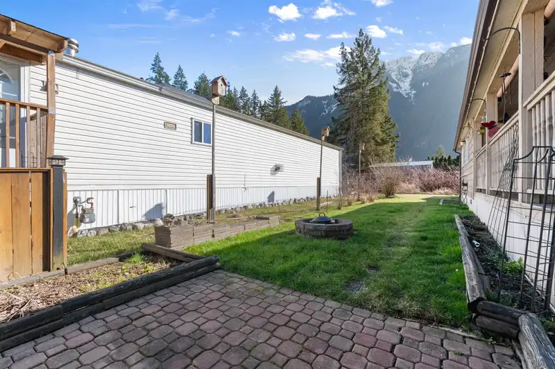 107 65367 KAWKAWA LAKE ROAD - photo 4 of 32