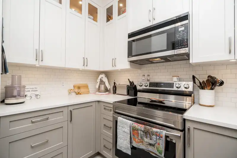 403 1551 FOSTER STREET - photo 3 of 40