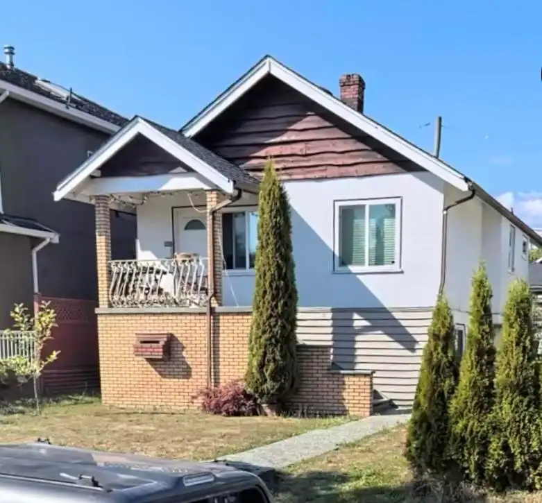 2881 ADANAC STREET - photo 2 of 16