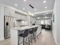 3 115 W QUEENS ROAD - thumbnail 2