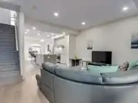 3 115 W QUEENS ROAD - thumbnail 3