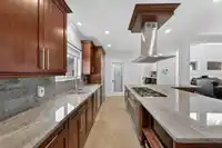 7257 197B STREET - thumbnail 2