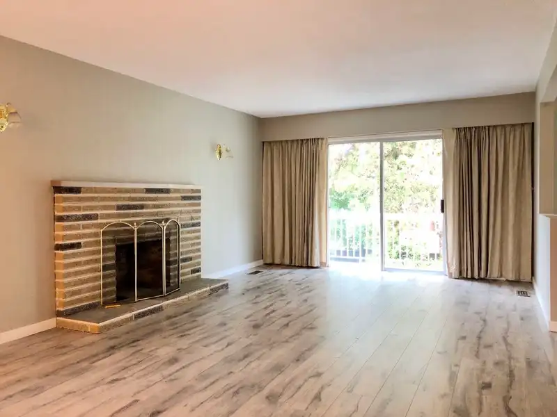 3062 WELLINGTON STREET - photo 3 of 18