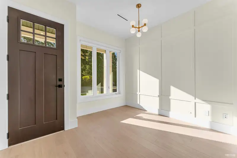11739 80 AVENUE - photo 4 of 25