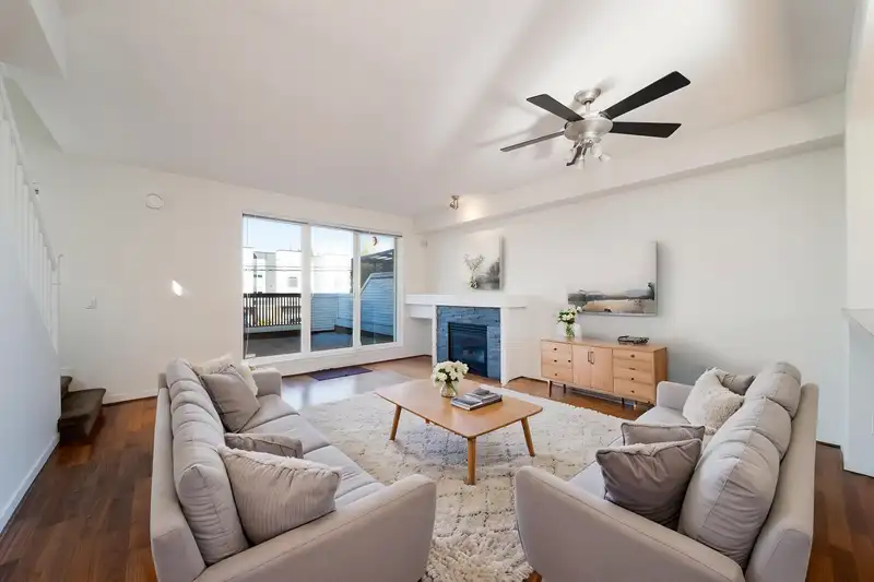 54 7155 189 STREET - photo 4 of 40