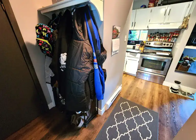 192 27456 32 AVENUE - photo 2 of 40