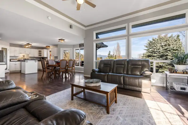 46286 VALLEYVIEW ROAD - photo 1 of 40
