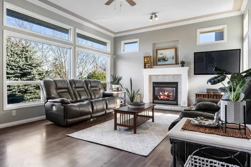 46286 VALLEYVIEW ROAD - photo 2 of 40