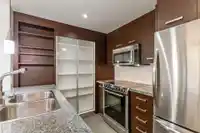 203 2959 GLEN DRIVE - thumbnail 5