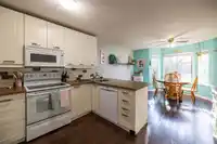 7 8220 121A STREET - thumbnail 11