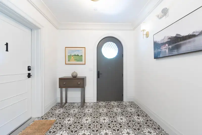 2 1310 W KING EDWARD AVENUE - photo 2 of 12