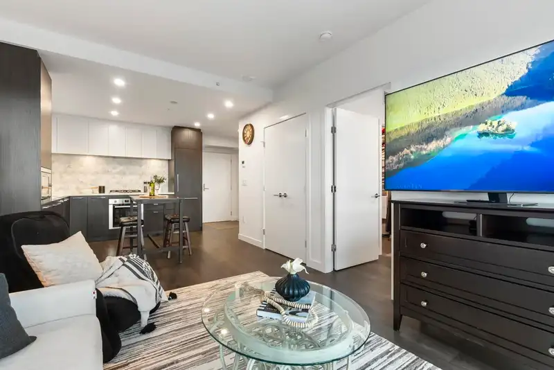 2504 2425 ALPHA AVENUE - photo 4 of 26