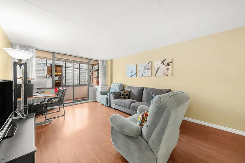 802 6651 MINORU BOULEVARD - photo 3 of 17