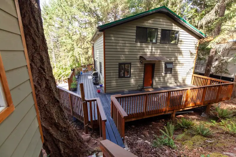 312 MARINERS WAY - photo 3 of 39