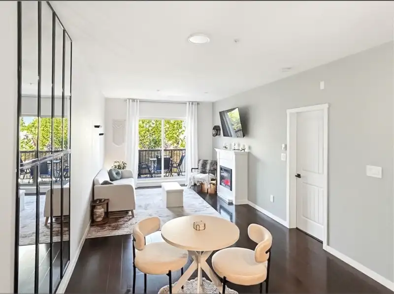 303 22290 NORTH AVENUE - photo 4 of 11