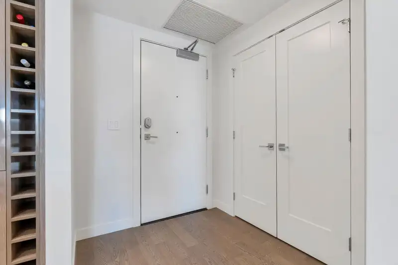 613 1526 FINLAY STREET - photo 3 of 39