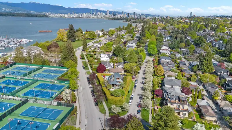 3850 POINT GREY ROAD - photo 4 of 40