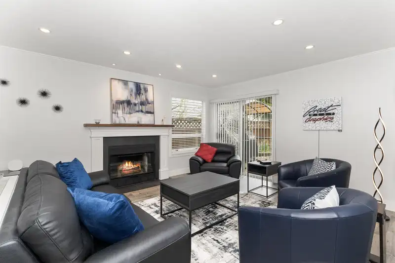 15522 87A AVENUE - photo 4 of 40