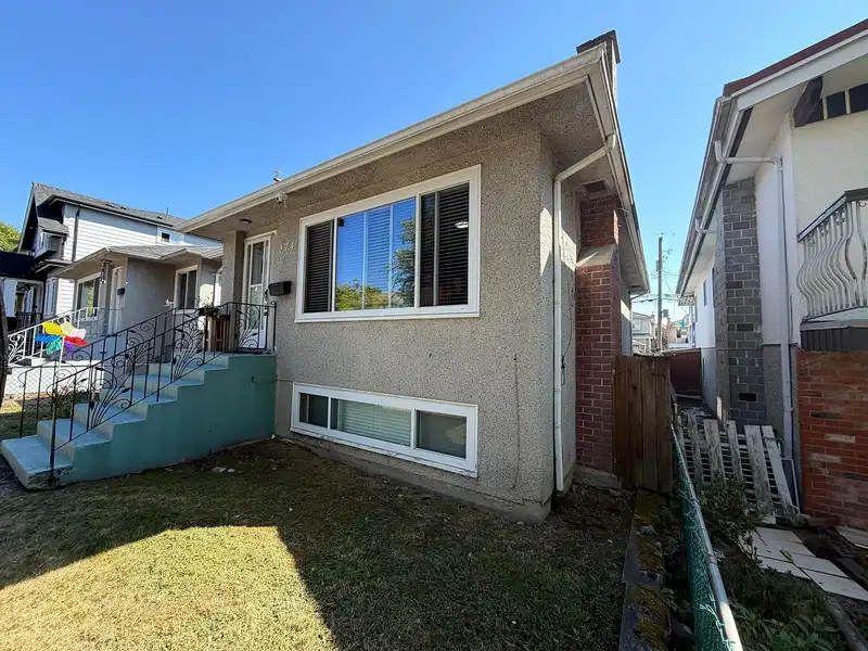 374 E 54TH AVENUE - photo 2 of 23