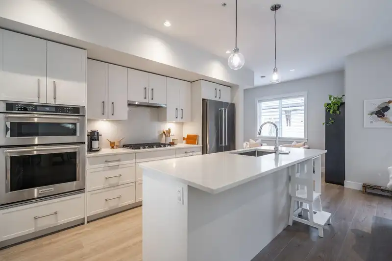 12 22127 48A AVENUE - photo 2 of 27