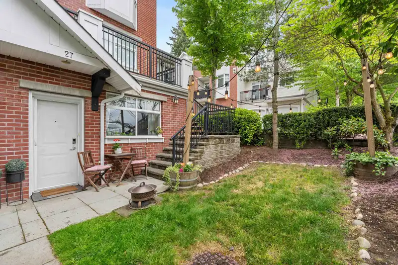 27 19551 66 AVENUE - photo 2 of 38