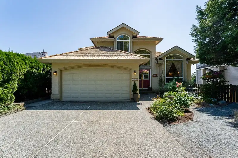 35946 REGAL PARKWAY - photo 1 of 40