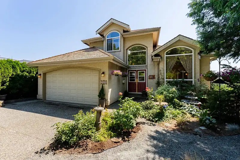 35946 REGAL PARKWAY - photo 2 of 40