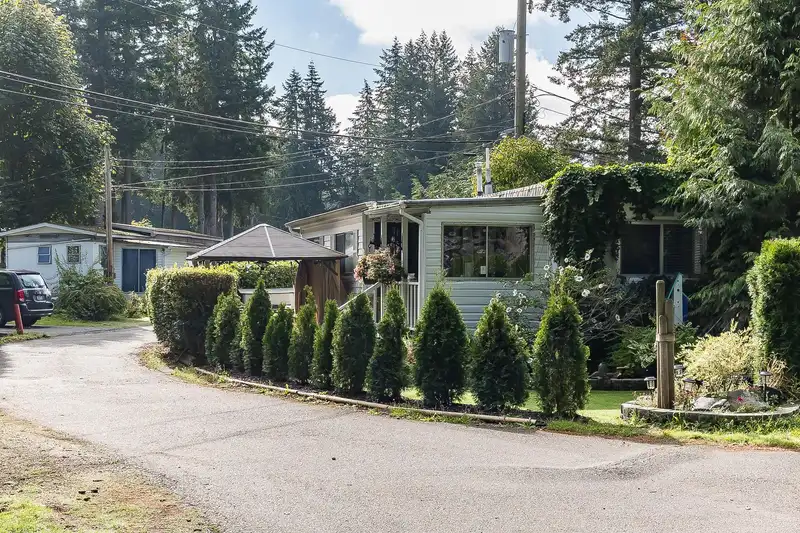 51 20071 24 AVENUE - photo 1 of 37