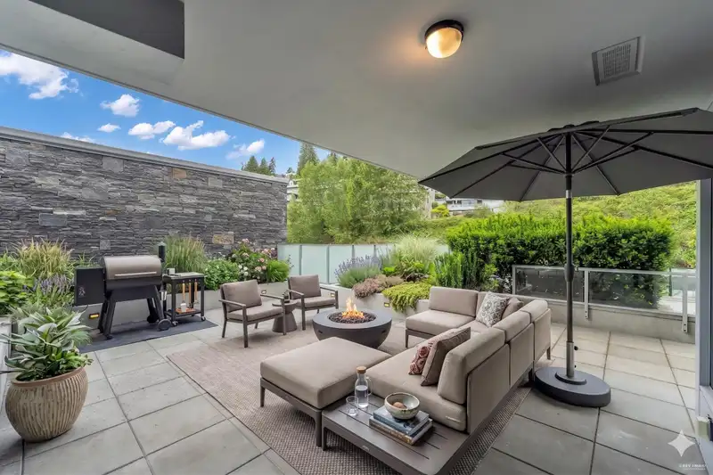 507 788 ARTHUR ERICKSON PLACE - photo 2 of 19