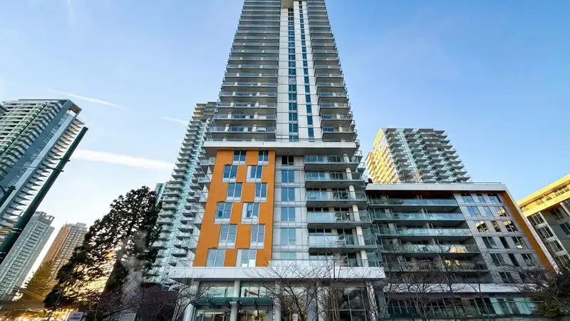 606 455 SW MARINE DRIVE - photo 1 of 19