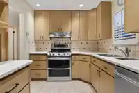 4 3301 W 16TH AVENUE - thumbnail 3