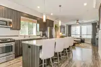 1 19913 70 AVENUE - thumbnail 2