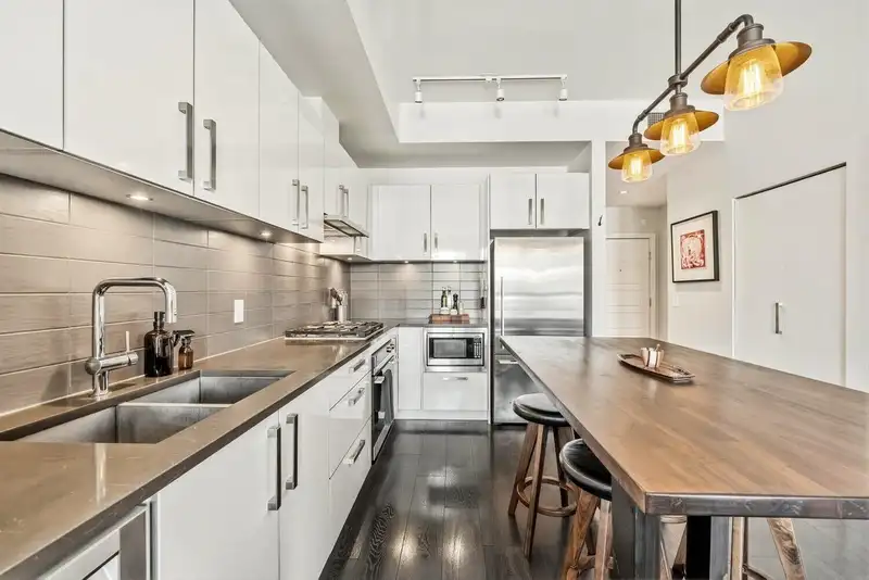 408 105 W 2ND STREET - photo 3 of 17