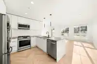 504 8353 200A STREET - thumbnail 1