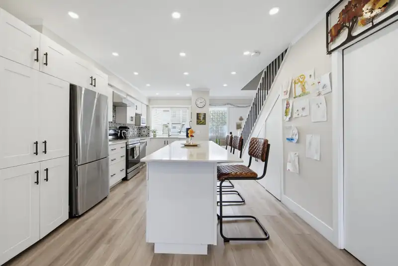 16 4959 57 STREET - photo 4 of 37