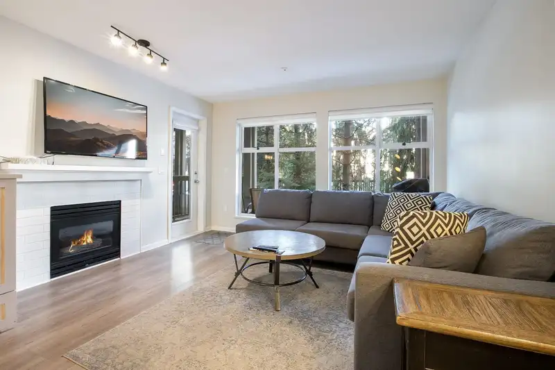 20 4355 NORTHLANDS BOULEVARD - photo 2 of 19